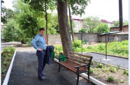 10.07.2023 Во дворе дома по ул. Ленинская, 20 установили детскую площадку | Администрация муниципального округа город Партизанск Приморского края Официальный сайт