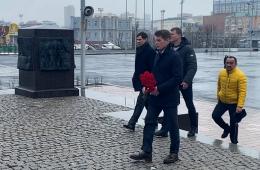 23.03.2024 Приморцы возлагают цветы в память о погибших в теракте в Подмосковье | Администрация муниципального округа город Партизанск Приморского края Официальный сайт