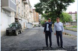 15.06.2023 Благоустройство двора,  ремонт моста -  глава округа побывал на  городских объектах | Администрация муниципального округа город Партизанск Приморского края Официальный сайт